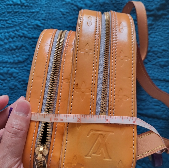 Louis Vuitton Murray Backpack in Yellow Vernis - Picture 5 of 16